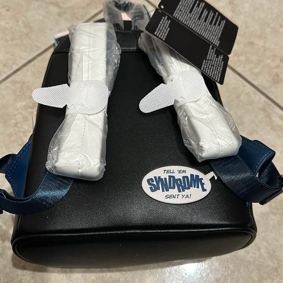 NWT Incredibles loungefly BACKPACK and WALLET - Picture 4 of 10